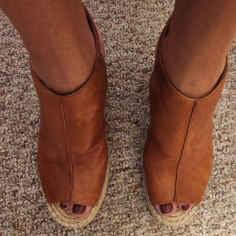 Kenneth Cole Reaction Olivia wedges